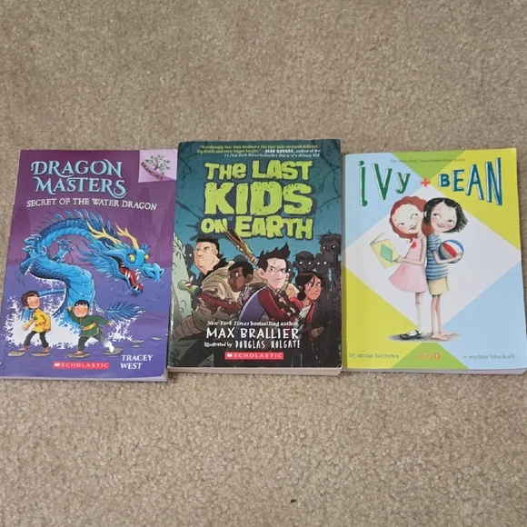 Chapter Book Collection - Picture 1 of 10